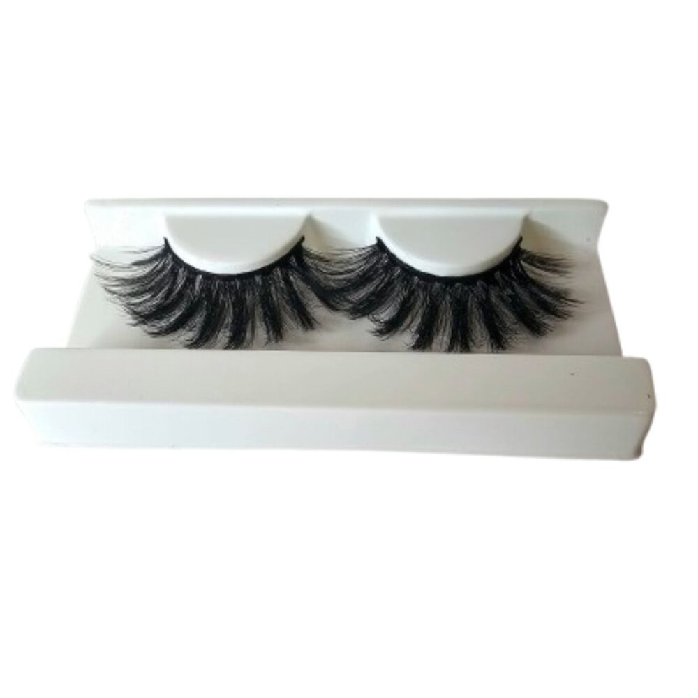 False 3D Eyelashes (No Brand Info) – Never Used